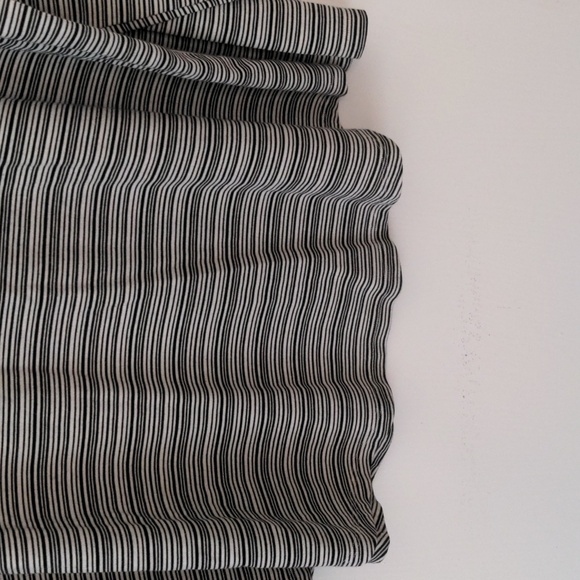 Athleta Cloudlight Stratus Long Sleeve Top Women's Black Cream Striped Size XL - Picture 2 of 7